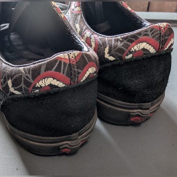 VANS Old Skool "Frights Off The Wall" Glow in The Dark Shoes M9.5/W11 - Picture 5 of 11